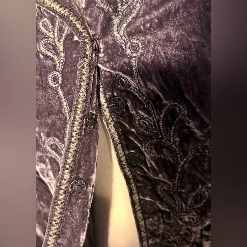 Purple crushed velvet embellished jacket- Laura Ashley Y2K SP - Picture 4 of 4